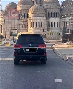 تۆیۆتا لاند کروزەر